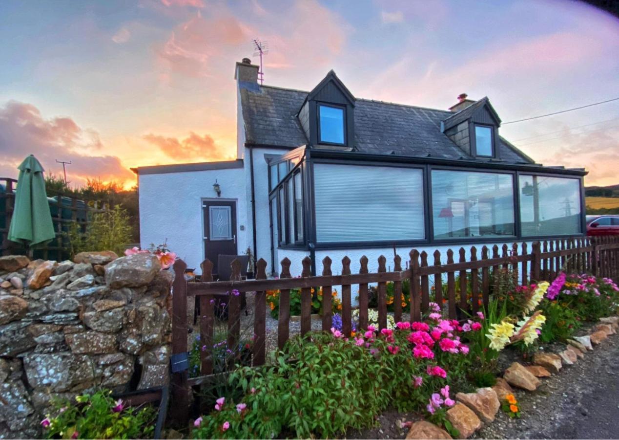 Piper'S Cave Bed And Breakfast Helmsdale Exterior foto